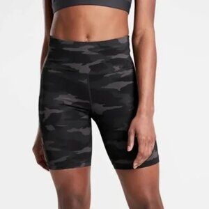 Athleta Ultimate Stash Pocket Camo 7" Short